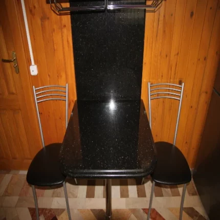 Стол из гранита на кухню
